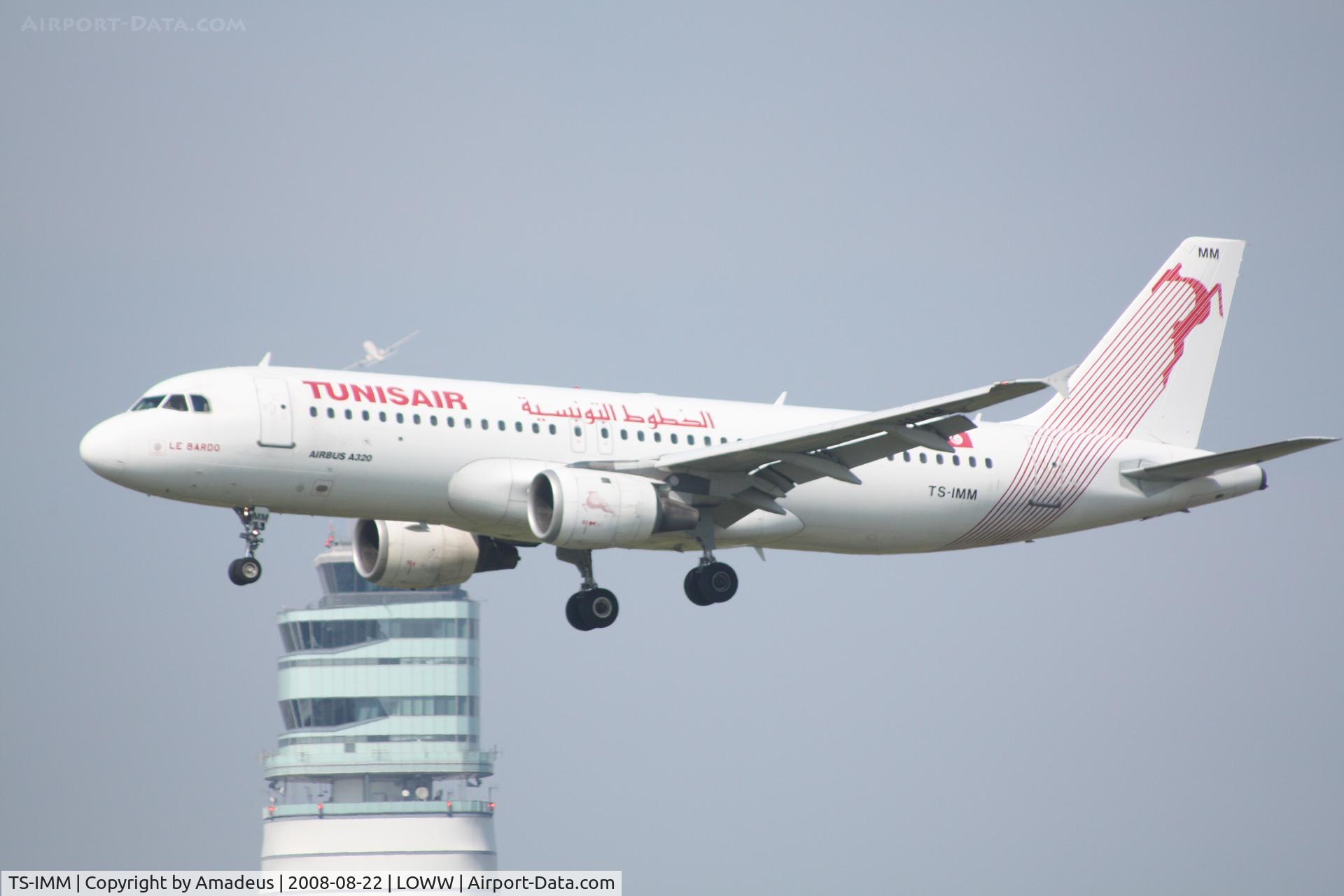 TS-IMM, 1999 Airbus A320-211 C/N 0975, Airbus A320 landing RWY16