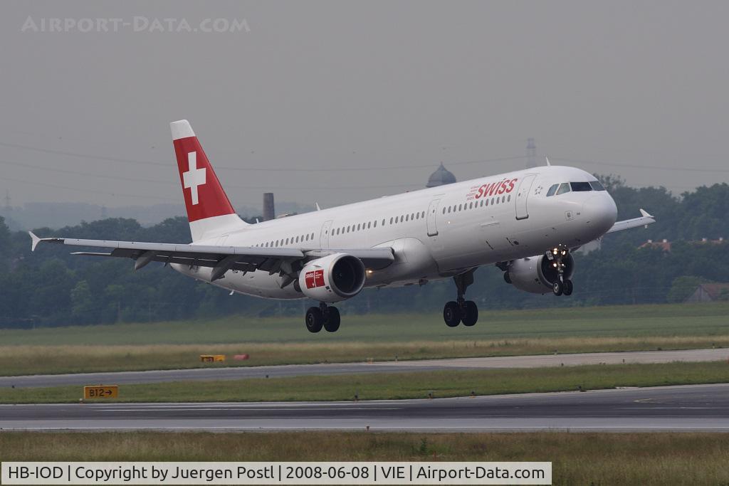 HB-IOD, 1995 Airbus A321-111 C/N 522, Airbus A321-111