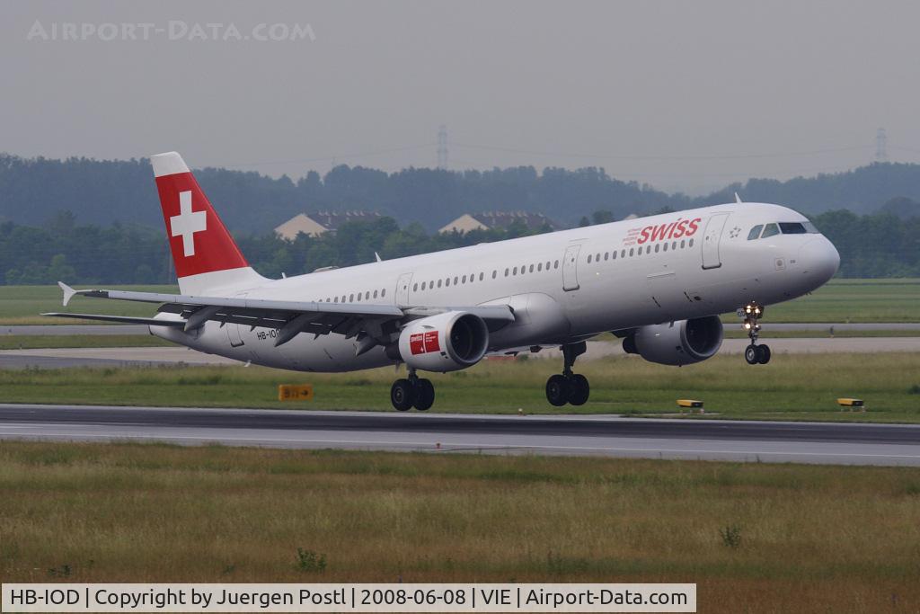 HB-IOD, 1995 Airbus A321-111 C/N 522, Airbus A321-111