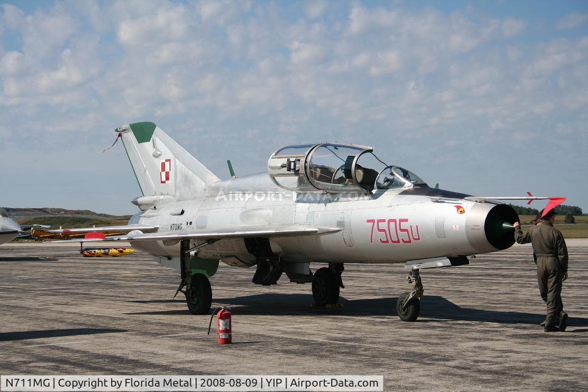 N711MG, 1973 Mikoyan-Gurevich MiG-21 C/N 5695175, Mig-21 in Polish Air Force colors