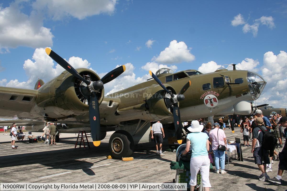 N900RW, 1944 Boeing B-17G Flying Fortress C/N 8627, B-17 Thunderbird