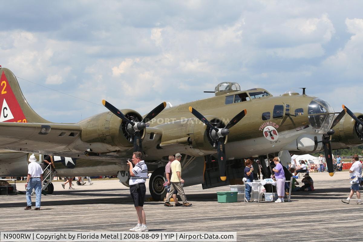 N900RW, 1944 Boeing B-17G Flying Fortress C/N 8627, B-17 Thunderbird