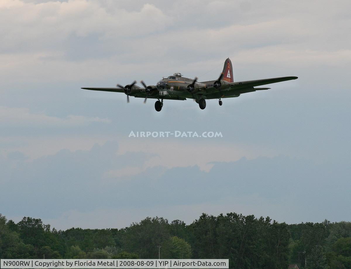 N900RW, 1944 Boeing B-17G Flying Fortress C/N 8627, B-17 Thunderbird
