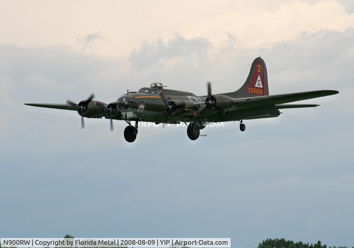 N900RW, 1944 Boeing B-17G Flying Fortress C/N 8627, B-17 Thunderbird