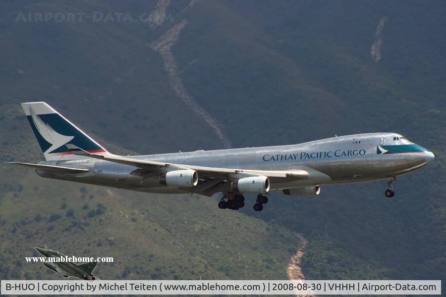B-HUO, 2001 Boeing 747-467F/SCD C/N 32571, Cathay Pacific Cargo arriving on runway 25L