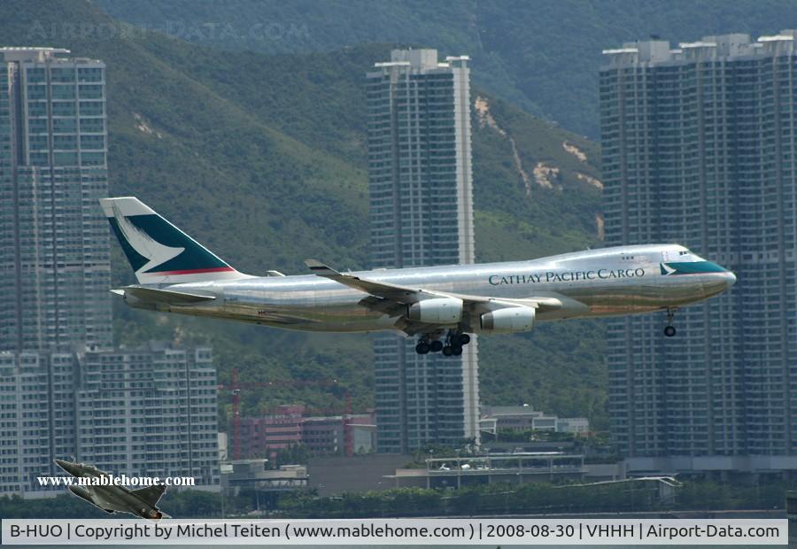 B-HUO, 2001 Boeing 747-467F/SCD C/N 32571, Cathay Pacific Cargo arriving on runway 25L