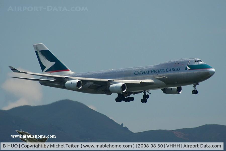 B-HUO, 2001 Boeing 747-467F/SCD C/N 32571, Cathay Pacific Cargo arriving on runway 25L