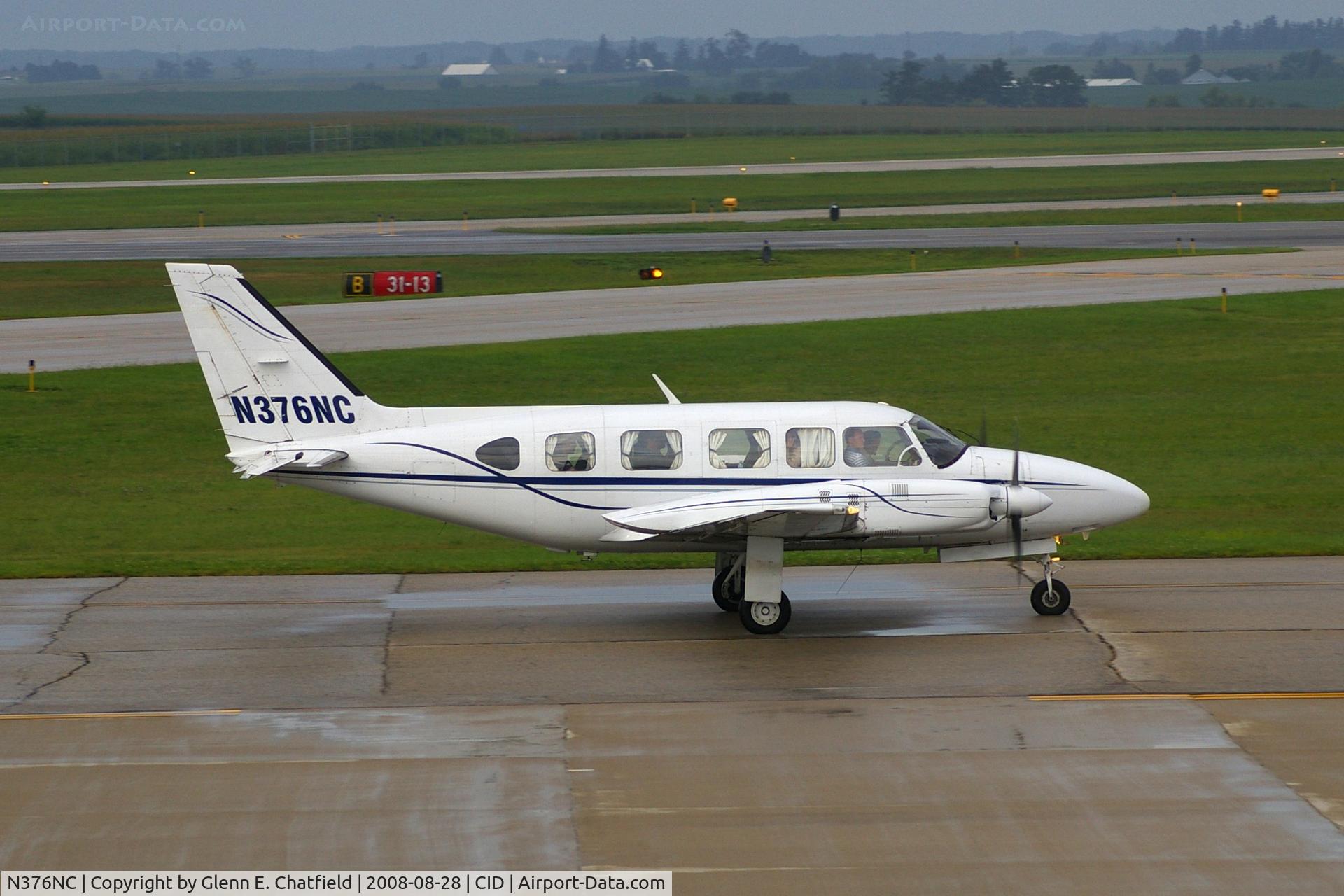 N376NC, 1977 Piper PA-31-350 Chieftain C/N 31-7852048, Taxiing to Landmark FBO