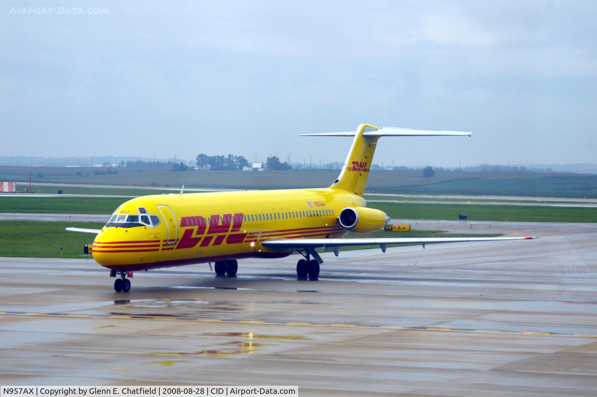 N957AX, 1977 Douglas DC-9-41 C/N 47759, Taxiing to the ABEX ramp for changing loads
