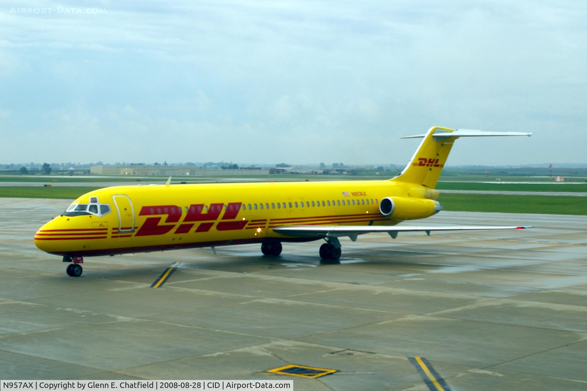 N957AX, 1977 Douglas DC-9-41 C/N 47759, Taxiing to the ABEX ramp for changing loads