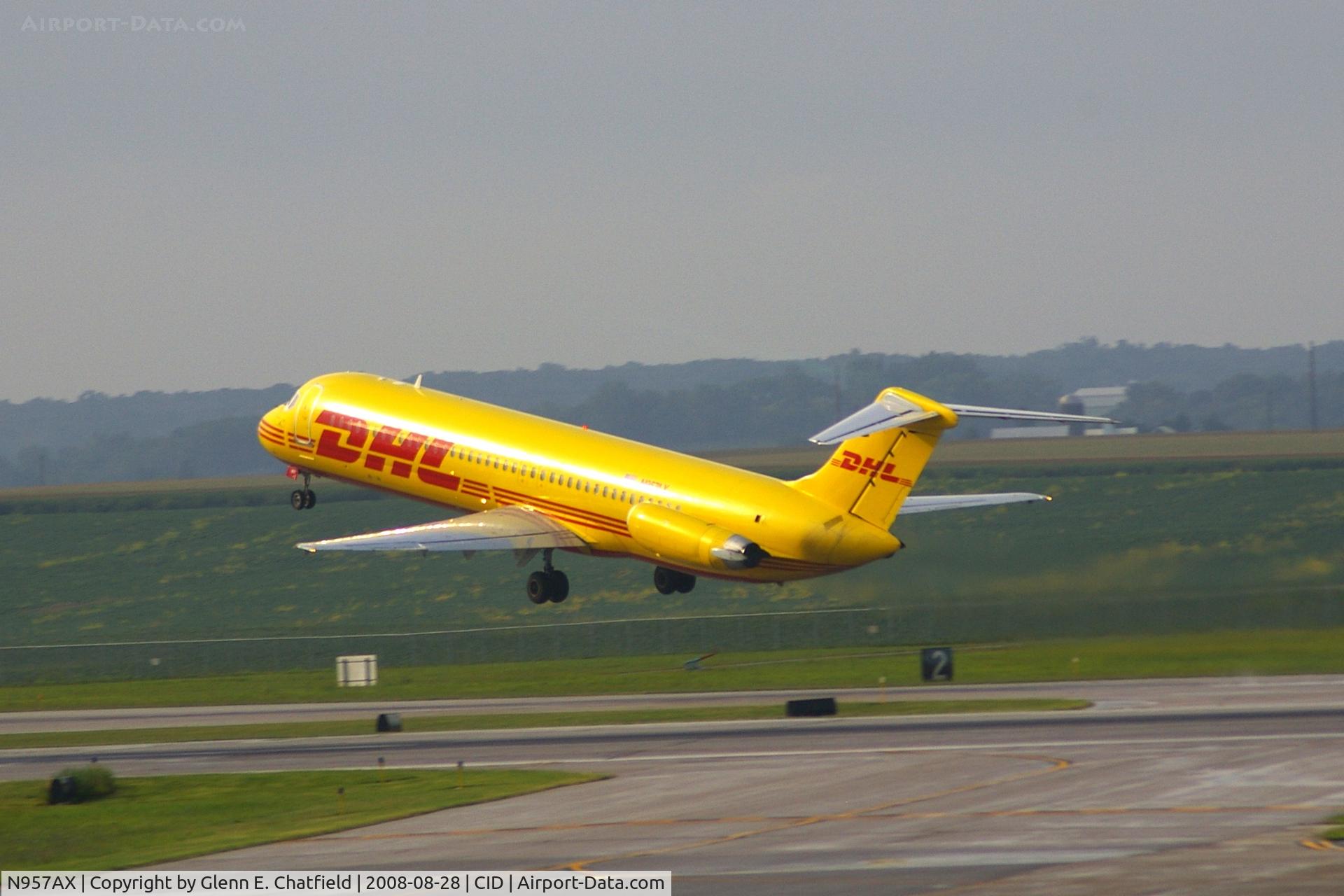 N957AX, 1977 Douglas DC-9-41 C/N 47759, Departing Runway 13 for Moline, IL