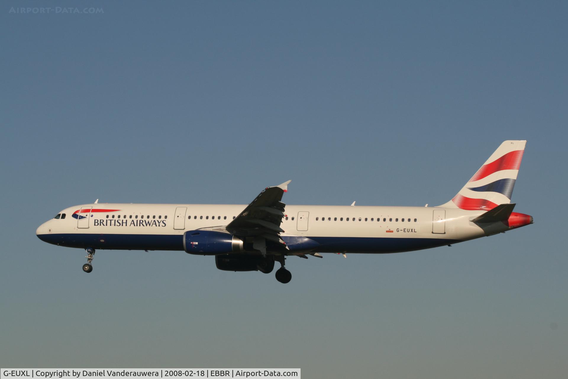 G-EUXL, 2007 Airbus A321-231 C/N 3254, several seconds before landing on rwy 25L