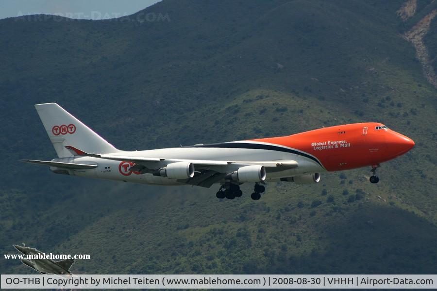 OO-THB, 2007 Boeing 747-4HAERF C/N 35234, Colorful TNT approaching runway 25L