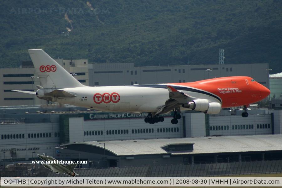 OO-THB, 2007 Boeing 747-4HAERF C/N 35234, Colorful TNT approaching runway 25L