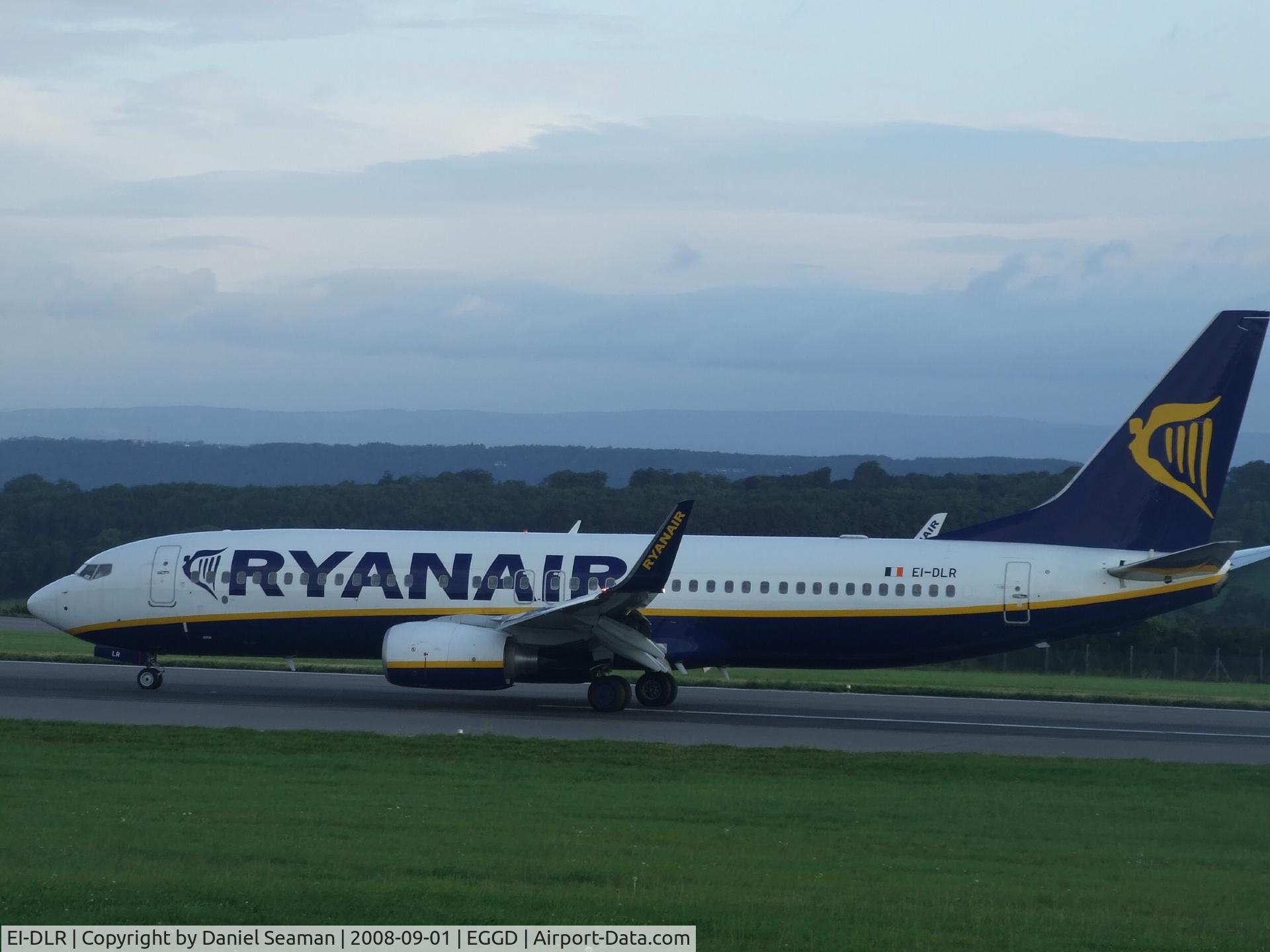 EI-DLR, 2006 Boeing 737-8AS C/N 33596, an early morning start