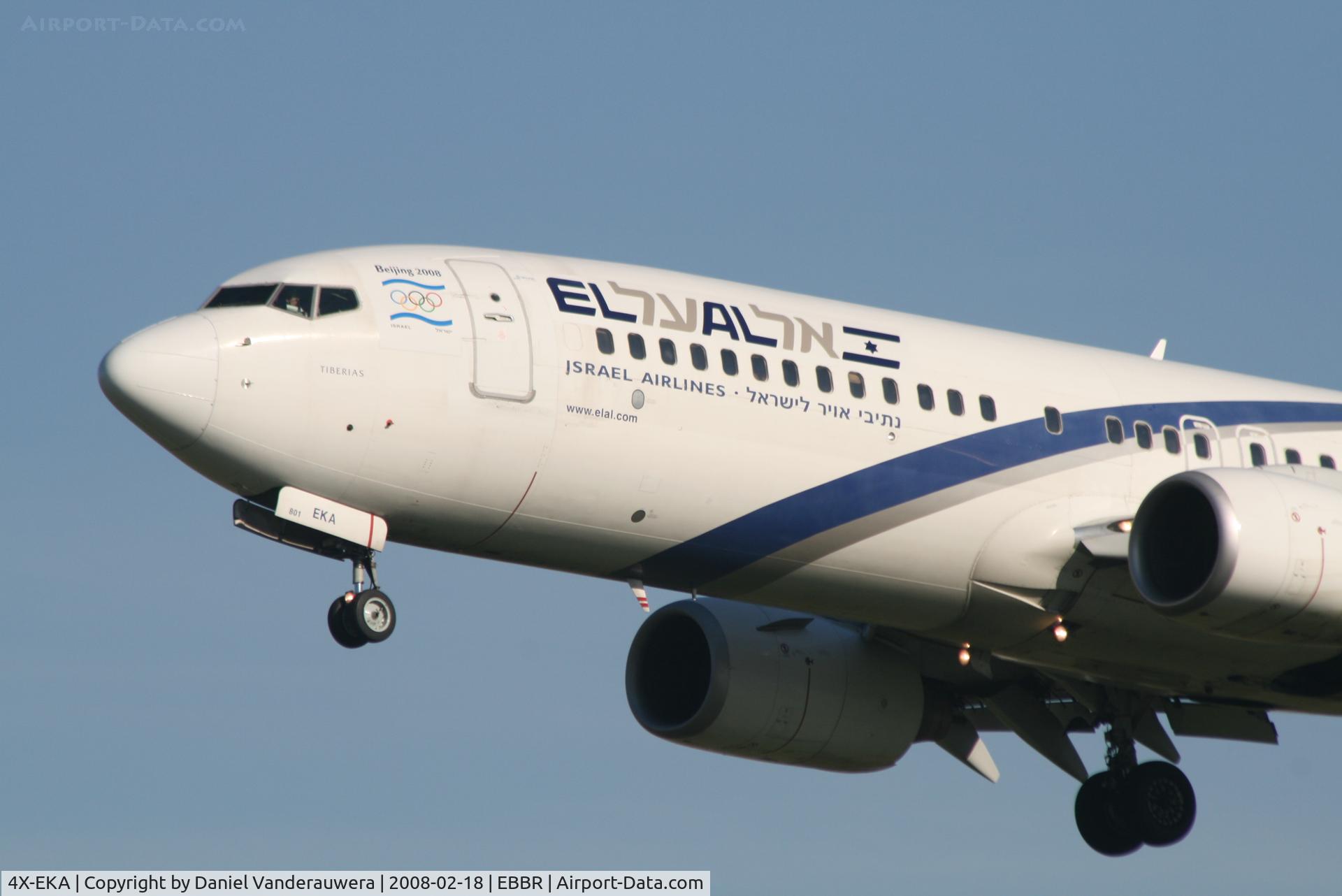 4X-EKA, 1999 Boeing 737-858 C/N 29957, arrival of flight LY331 to rwy 25L
