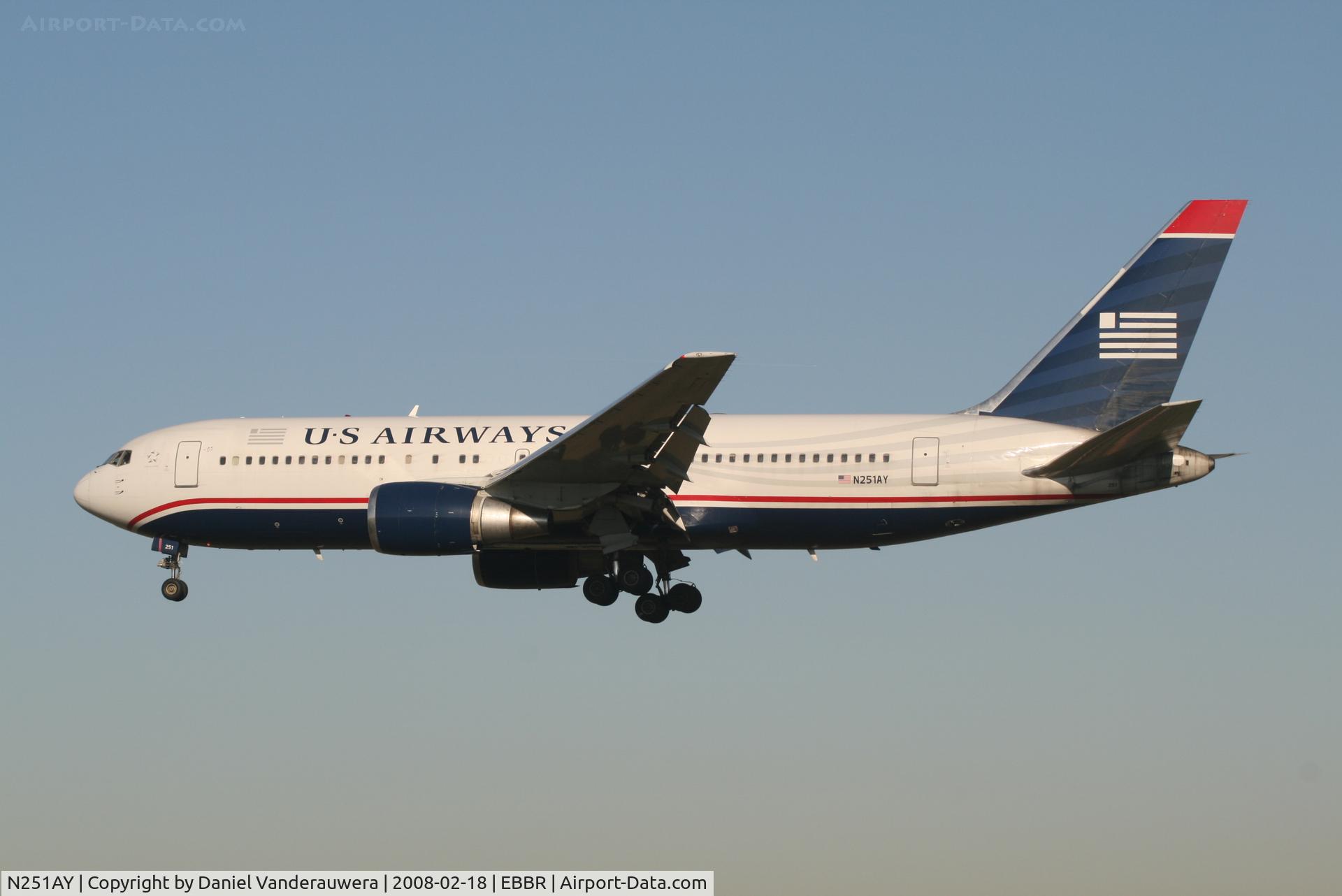 N251AY, 1990 Boeing 767-2B7 C/N 24764, flight US750 is descending to rwy 25L