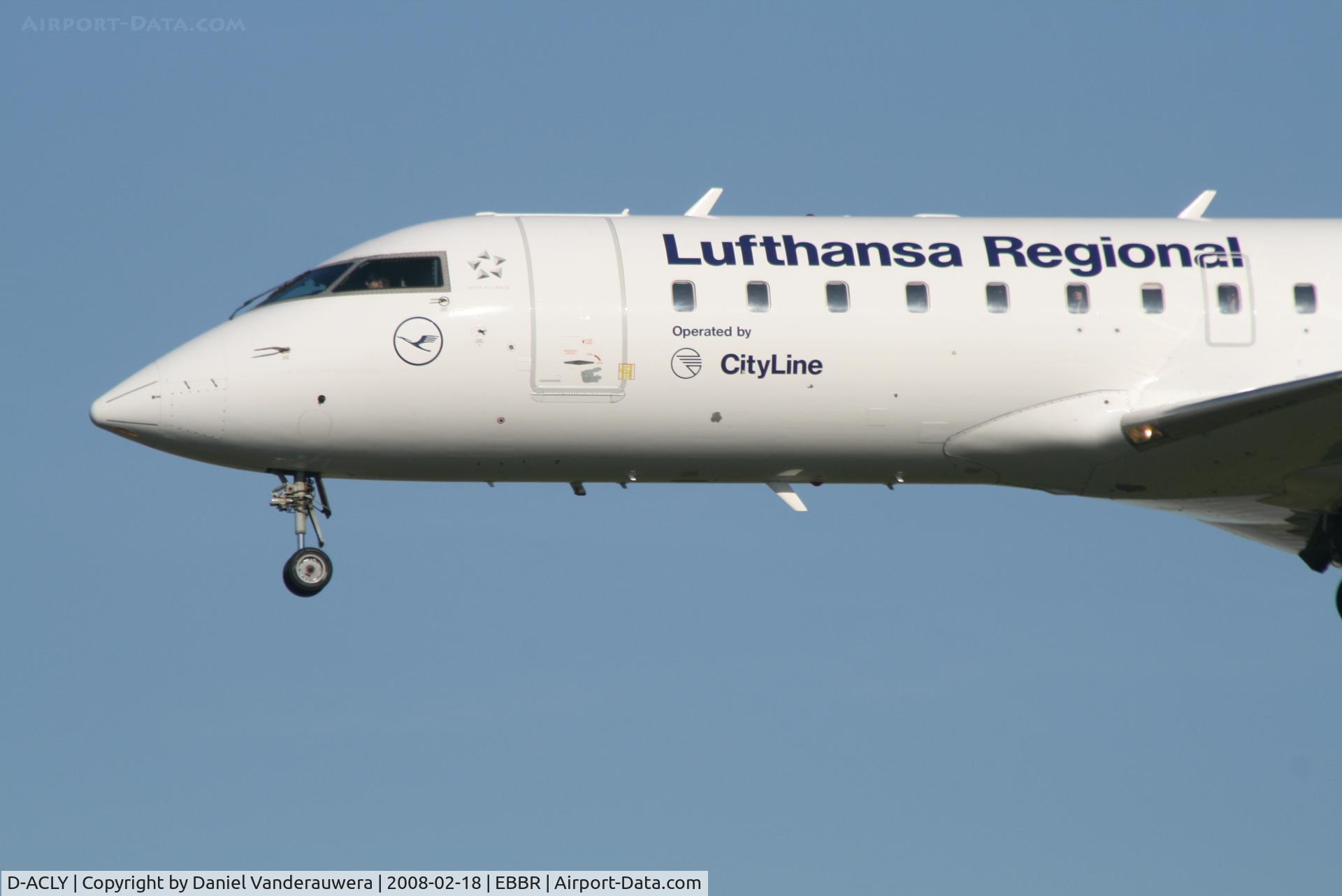 D-ACLY, 1996 Canadair CRJ-200LR (CL-600-2B19) C/N 7119, descending to rwy 25L