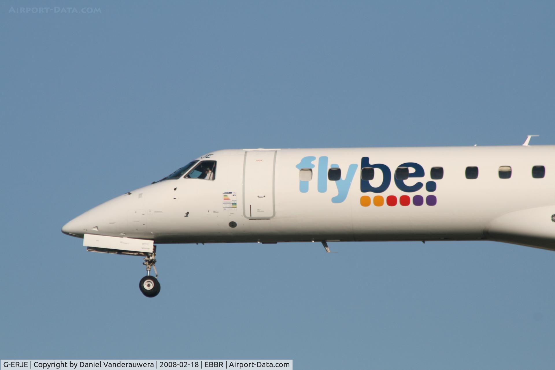 G-ERJE, 2000 Embraer EMB-145EP (ERJ-145EP) C/N 145315, flight BE1841 is descending to rwy 25L