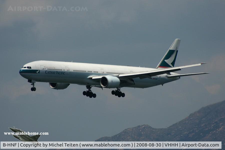 B-HNF, 1998 Boeing 777-367 C/N 27506, Cathay Pacific approaching runway 25R