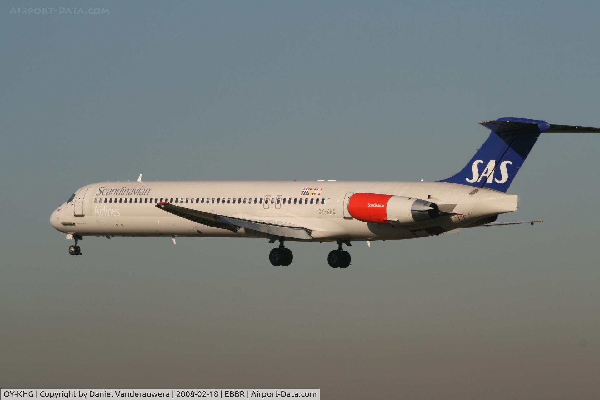 OY-KHG, 1988 McDonnell Douglas MD-82 (DC-9-82) C/N 49613, flight SK593 is descending to rwy 25L
