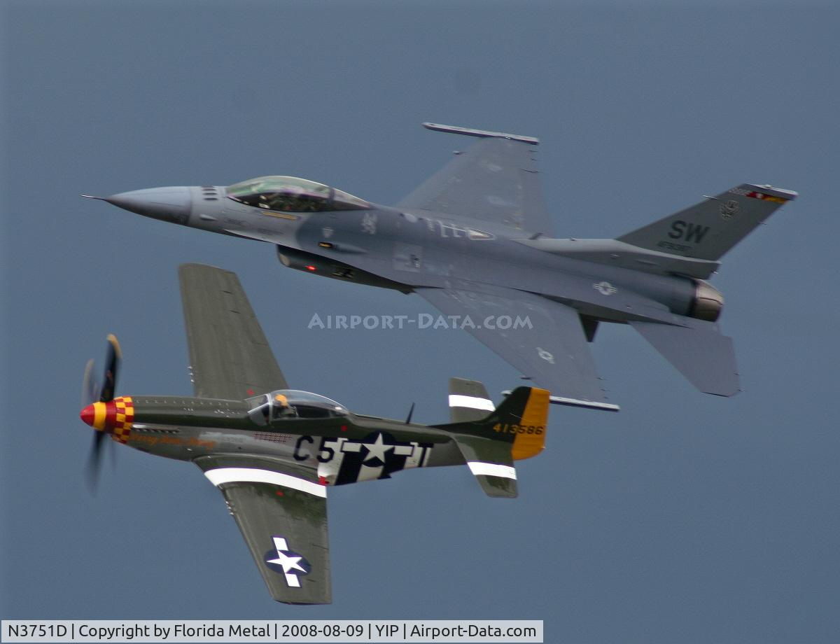 N3751D, 1944 North American P-51D Mustang C/N 122-39665, Hurry Home Honey with F-16 Heritage Flight