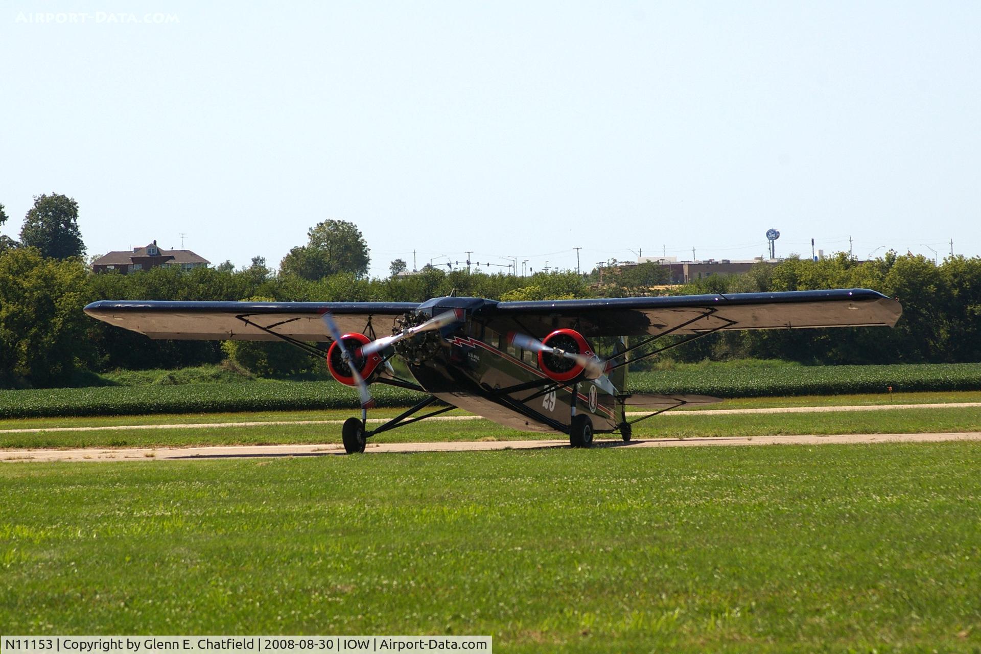 N11153, 1931 Stinson SM-6000-B C/N 5021, Taxiing to the ramp with the mail.