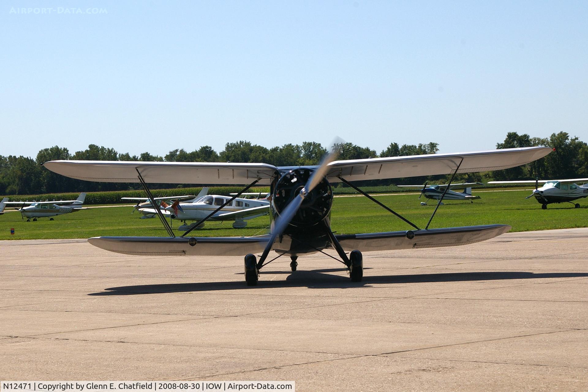 N12471, 1932 Waco UEC C/N 3637, Taxiing in with the U.S. Mail