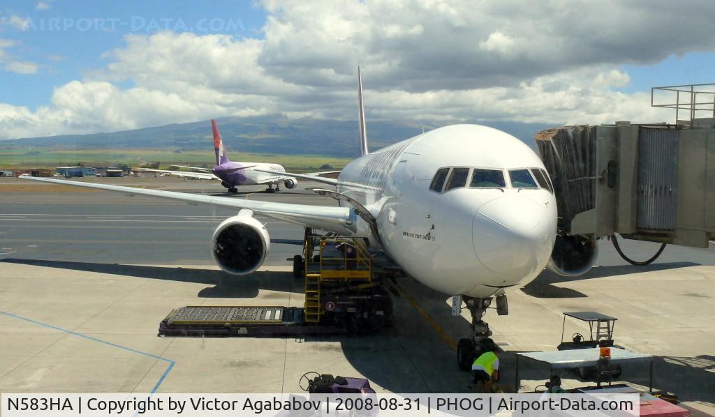 N583HA, 1992 Boeing 767-33A C/N 25531, At Kahului