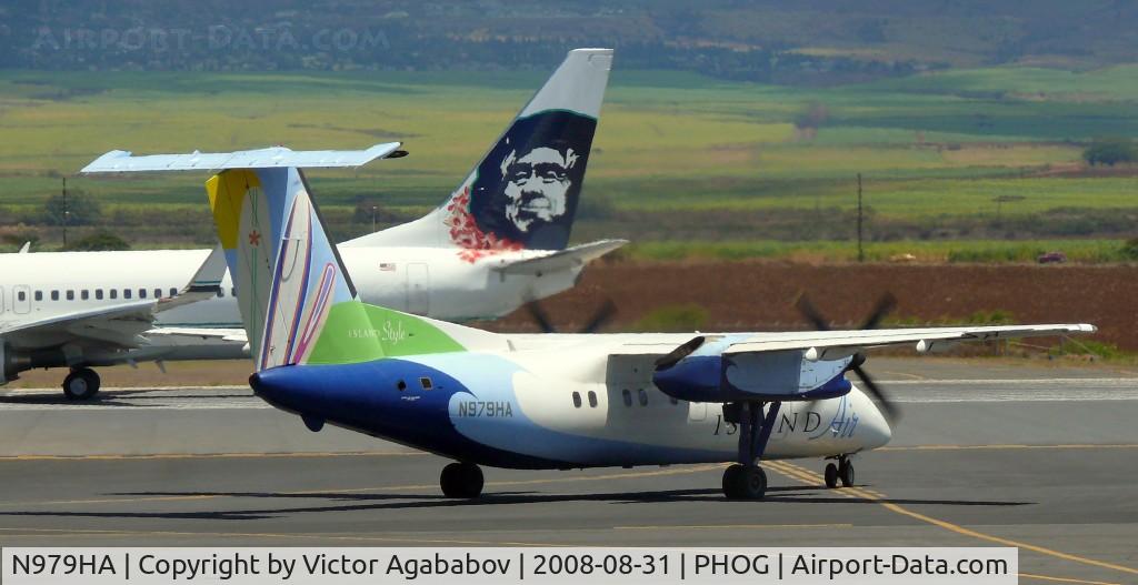 N979HA, 1994 De Havilland Canada DHC-8-103 Dash 8 C/N 373, At Kahului.