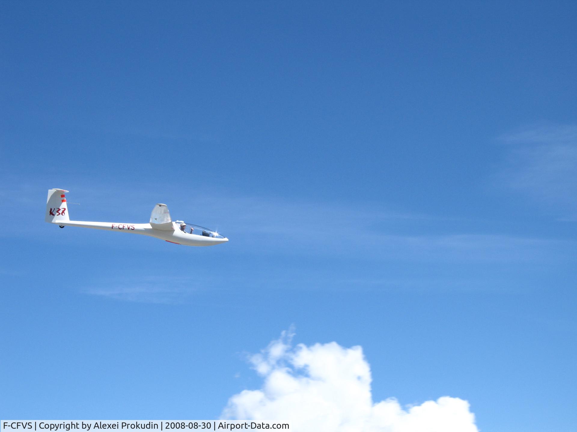 F-CFVS, Glaser-Dirks DG-300 Elan C/N 3E229, Mount Shaberton 3130m, you can see the pilot