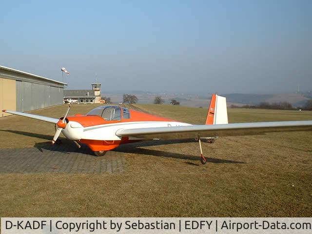 D-KADF, 1970 Scheibe SF-25D Falke C/N 46129D, SF25D