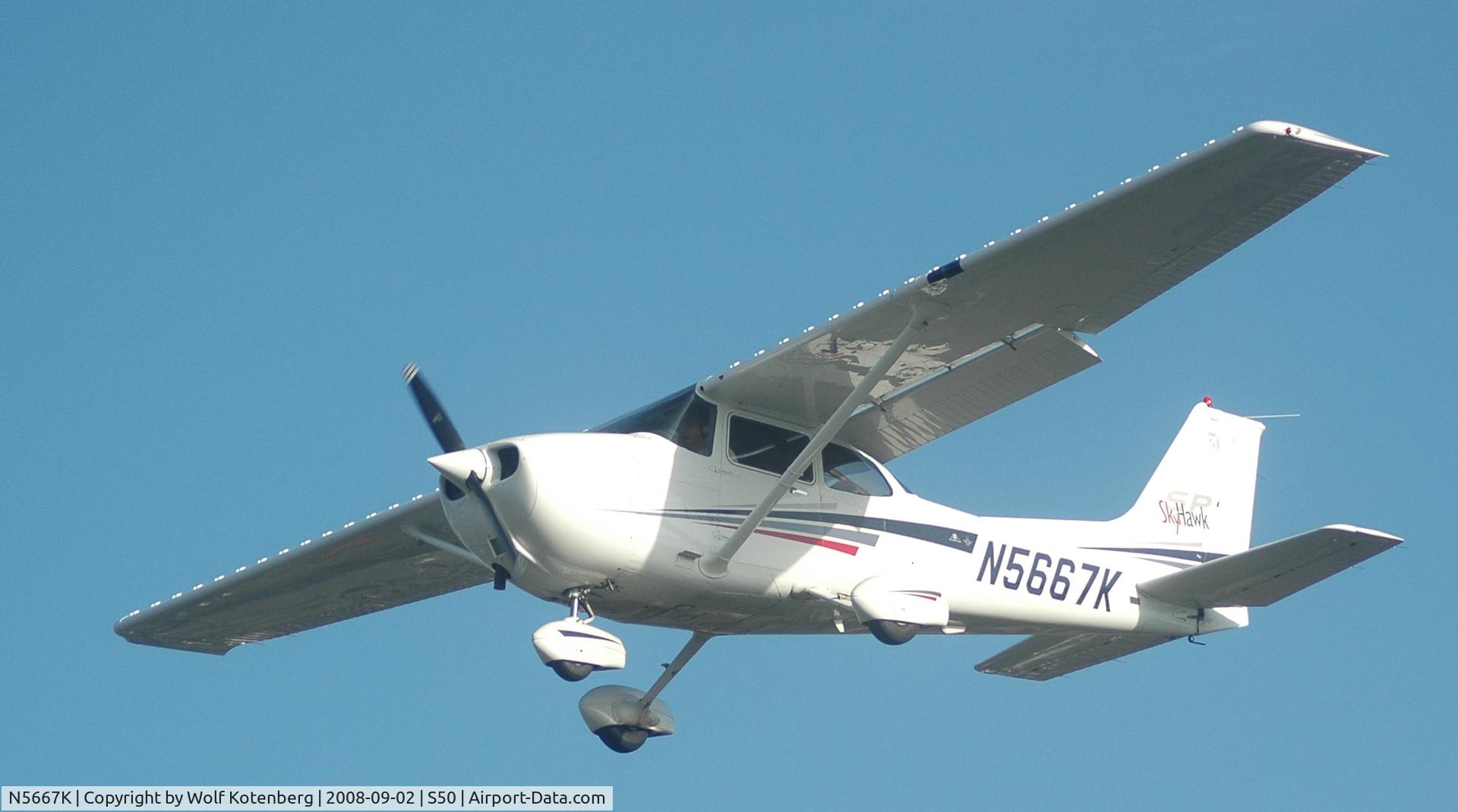 N5667K, 2001 Cessna 172S C/N 172S8991, final