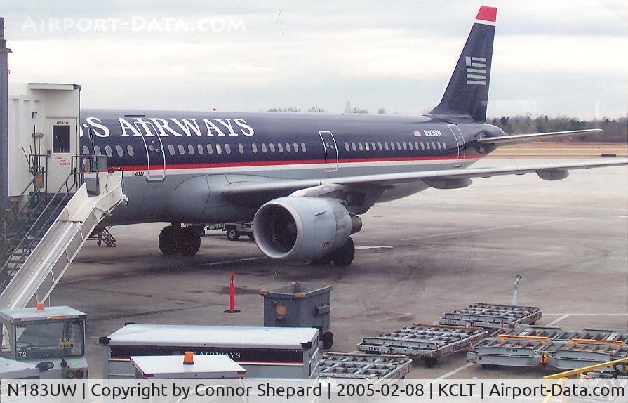 N183UW, 2001 Airbus A321-211 C/N 1539, A321 at the Gate