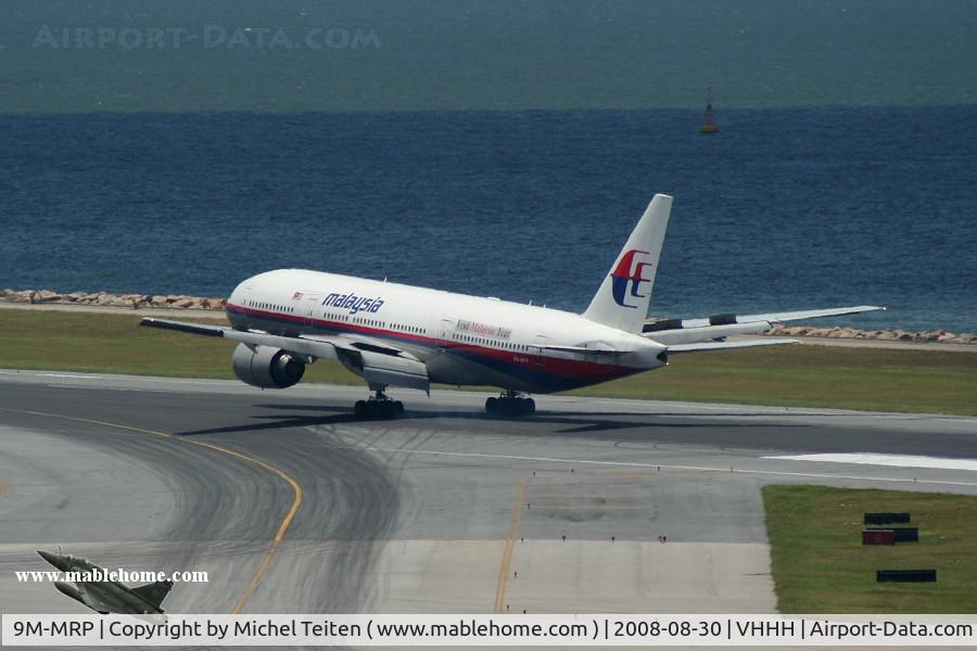 9M-MRP, 2002 Boeing 777-2H6/ER C/N 28421, Malaysia Airlines touching down on runway 25R