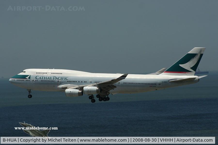 B-HUA, 1992 Boeing 747-467 C/N 25872, Cathay Pacific approaching runway 25R