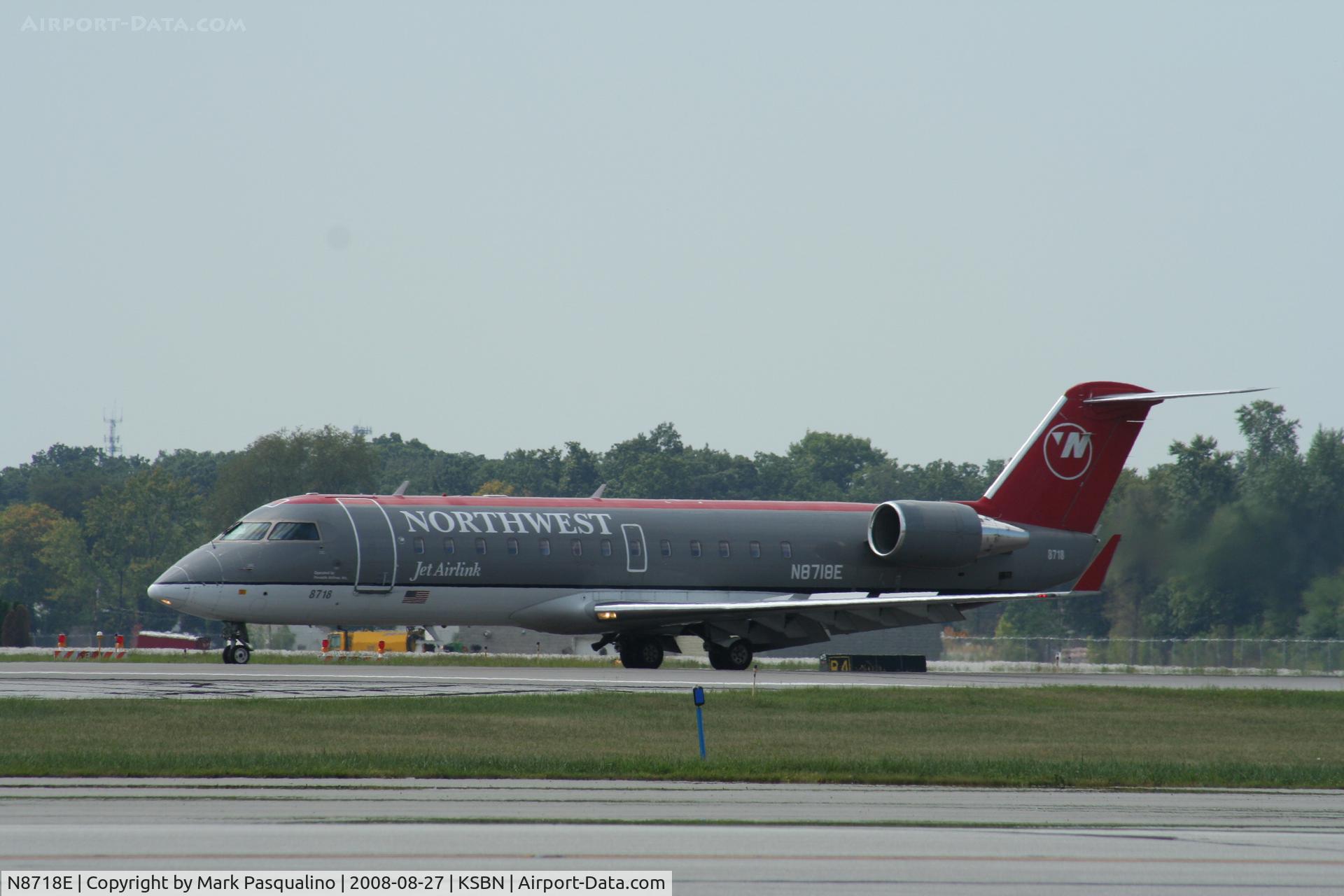 N8718E, 2002 Bombardier CRJ-200 (CL-600-2B19) C/N 7718, CL-600-2B19