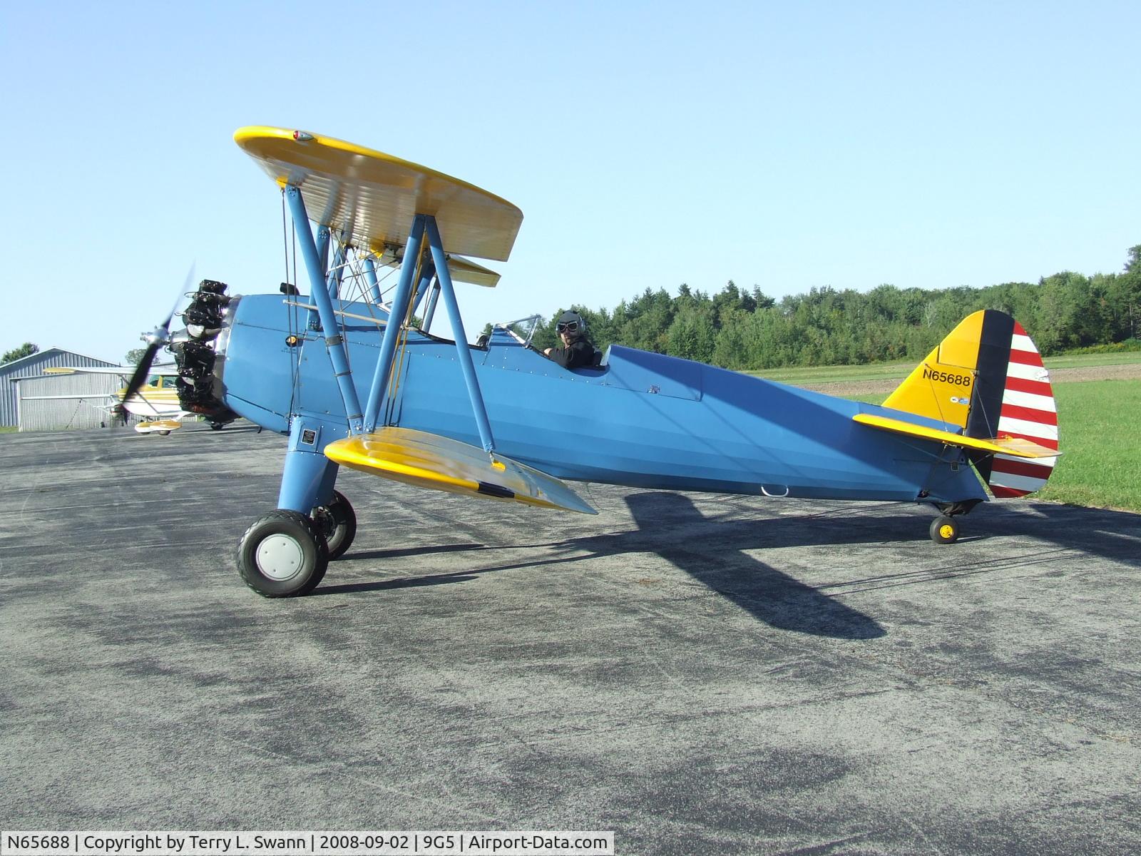 N65688, Boeing E75 C/N 75-8469, Scott Scheffler warming up his newly purchased Stearman.