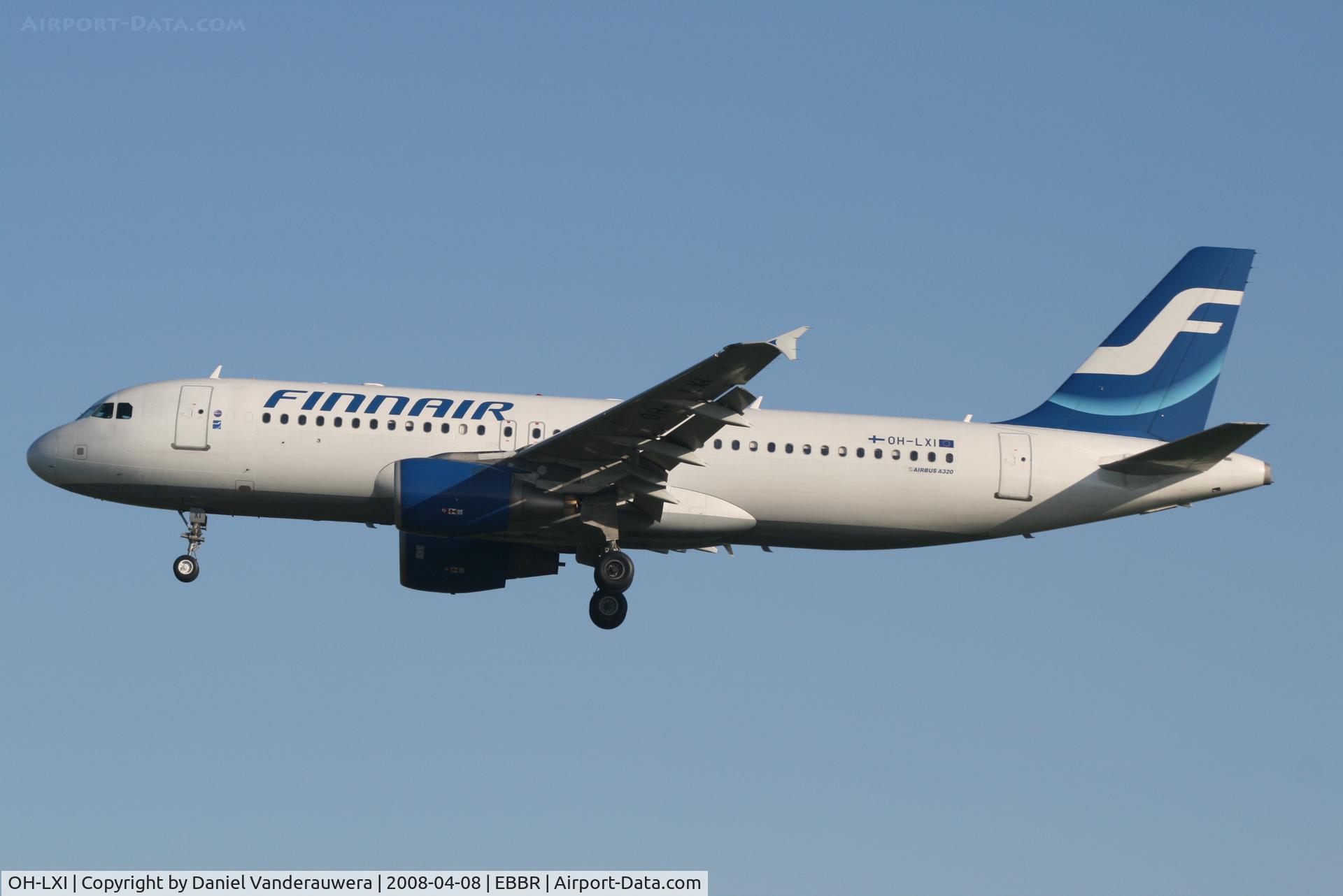OH-LXI, 2003 Airbus A320-214 C/N 1989, arrival of flight AY811 to rwy 25L