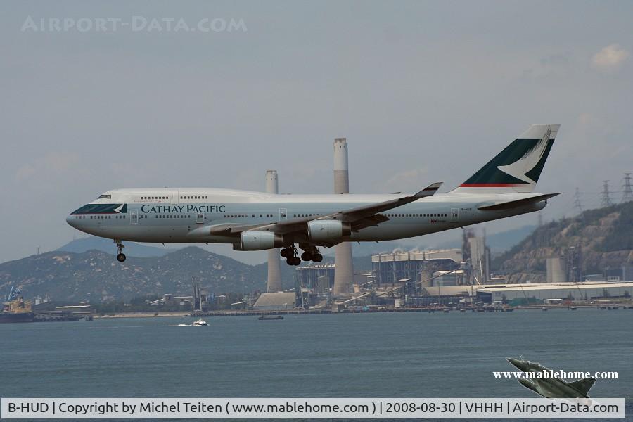 B-HUD, 1992 Boeing 747-467 C/N 25874, Cathay Pacific approaching runway 25R