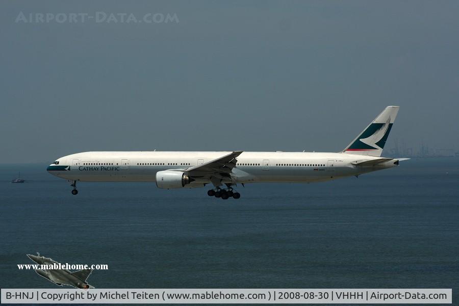 B-HNJ, 1999 Boeing 777-367 C/N 27509, Cathay Pacific approaching runway 25R