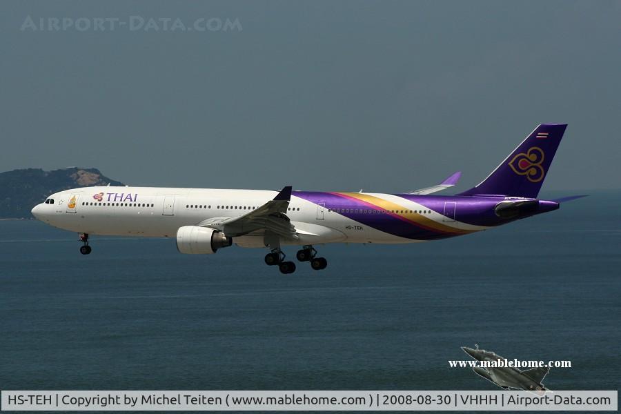 HS-TEH, 1995 Airbus A330-321 C/N 122, Thai Airways approaching runway 25R