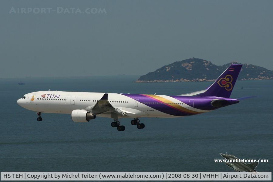 HS-TEH, 1995 Airbus A330-321 C/N 122, Thai Airways approaching runway 25R