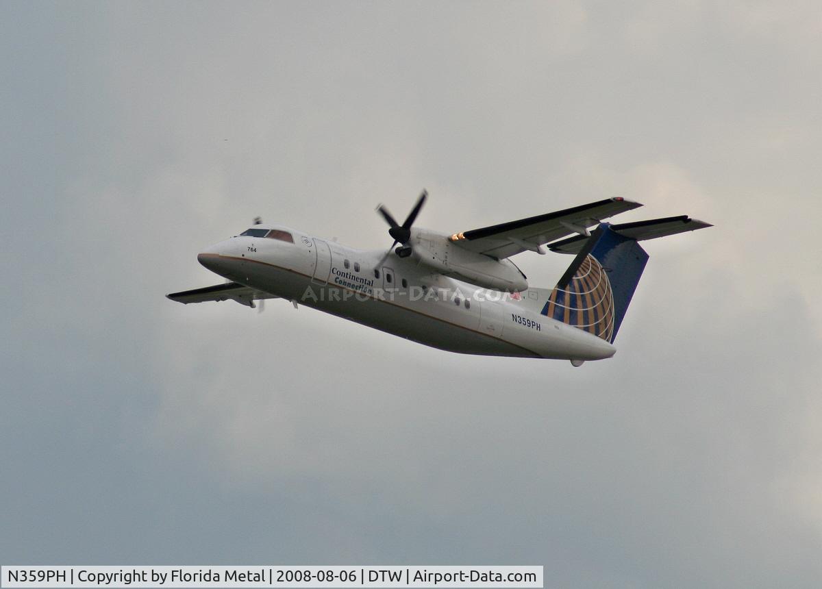 N359PH, 1998 Bombardier DHC-8-202 Dash 8 C/N 514, Continental Connection Dash 8 departing to CLE