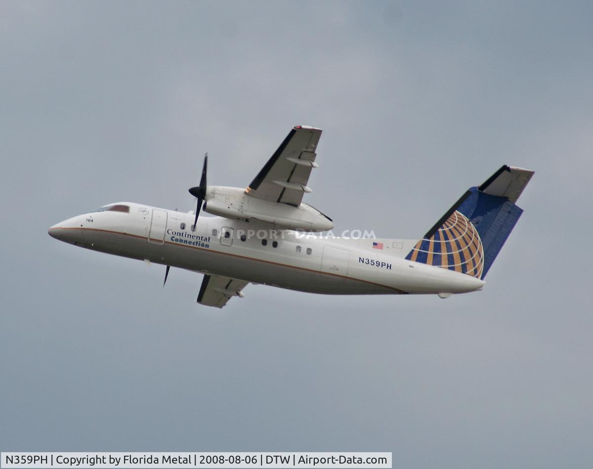 N359PH, 1998 Bombardier DHC-8-202 Dash 8 C/N 514, Continental Connection Dash 8 departing to CLE