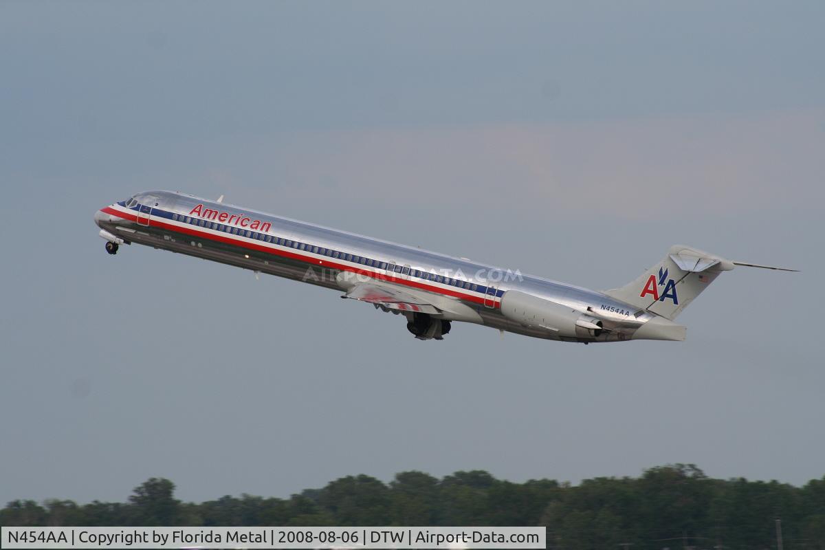 N454AA, 1987 McDonnell Douglas MD-82 (DC-9-82) C/N 49559, American MD-80
