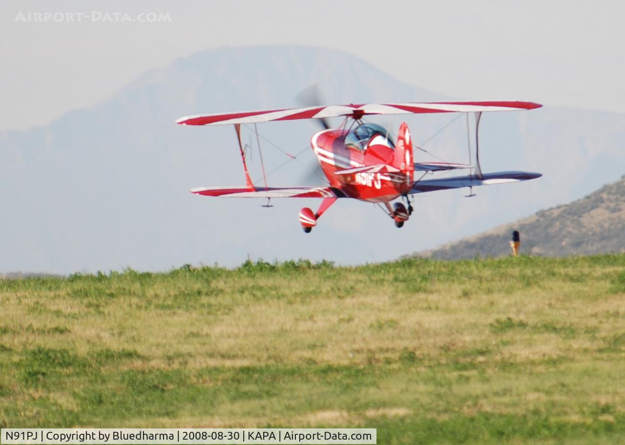N91PJ, 1991 Christen Pitts S-2B Special Special C/N 5202, On approach to 17L.