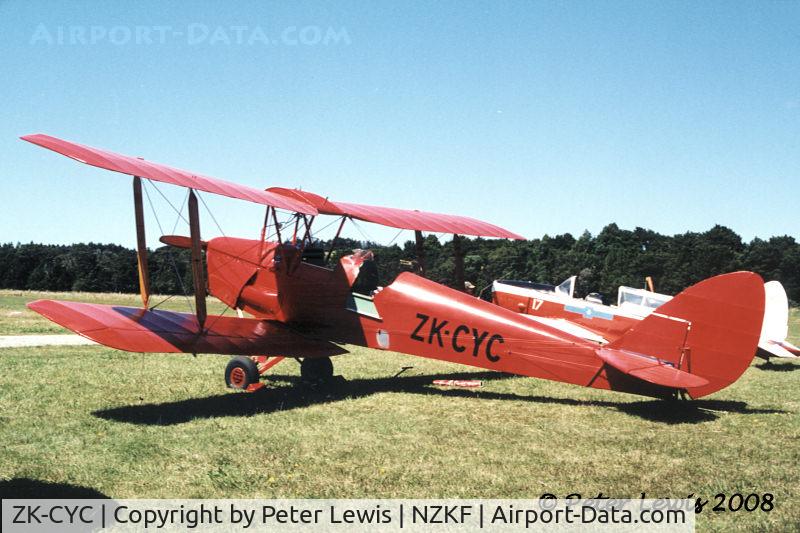 ZK-CYC, De Havilland New Zealand DH-82A Tiger Moth C/N DHNZ133, R F Duncan, Pukekohe - 2004