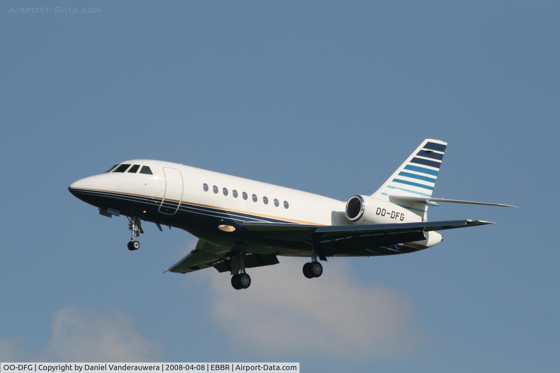OO-DFG, 2007 Dassault Falcon 2000EX C/N 140, Arriving to rwy 25L