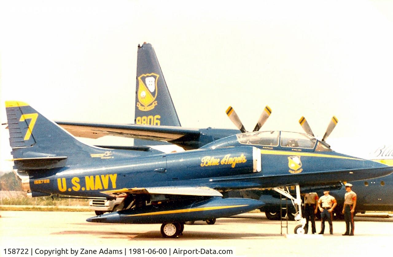 158722, Douglas TA-4J Skyhawk C/N 14343, USN Blue Angels #7 at the former Dallas Naval Air Station